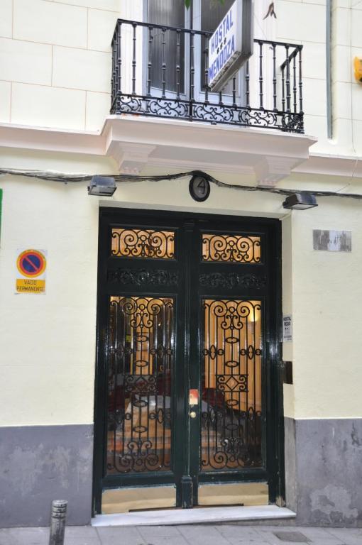 Hostal Mendoza Madrid Exterior photo